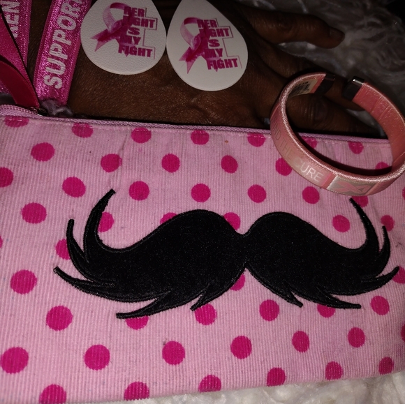 BREAST CANCER NWT T-SHIRT - Picture 13 of 14